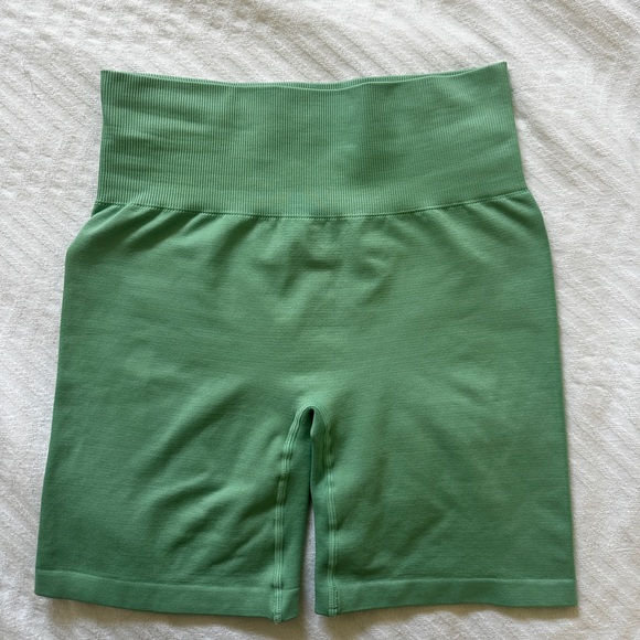 MINTY GREEN TNA BIKER SHORTS - Picture 6 of 6